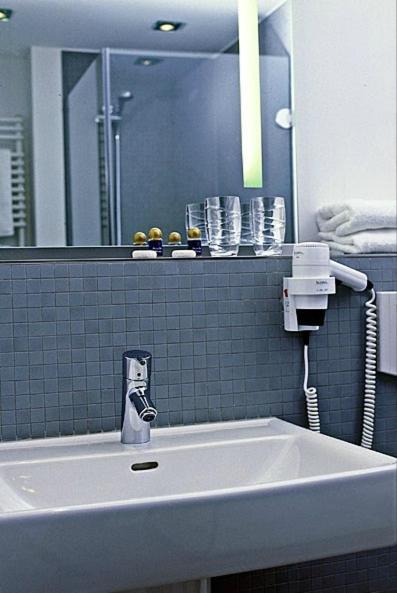 Overnight Tagungshotel Im Abz Kerpen  Rum bild